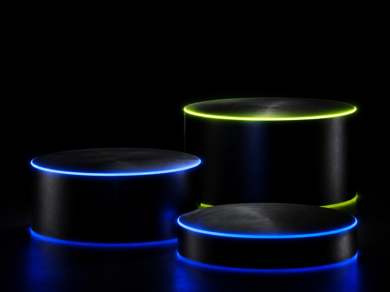 Glowing pricing monoliths